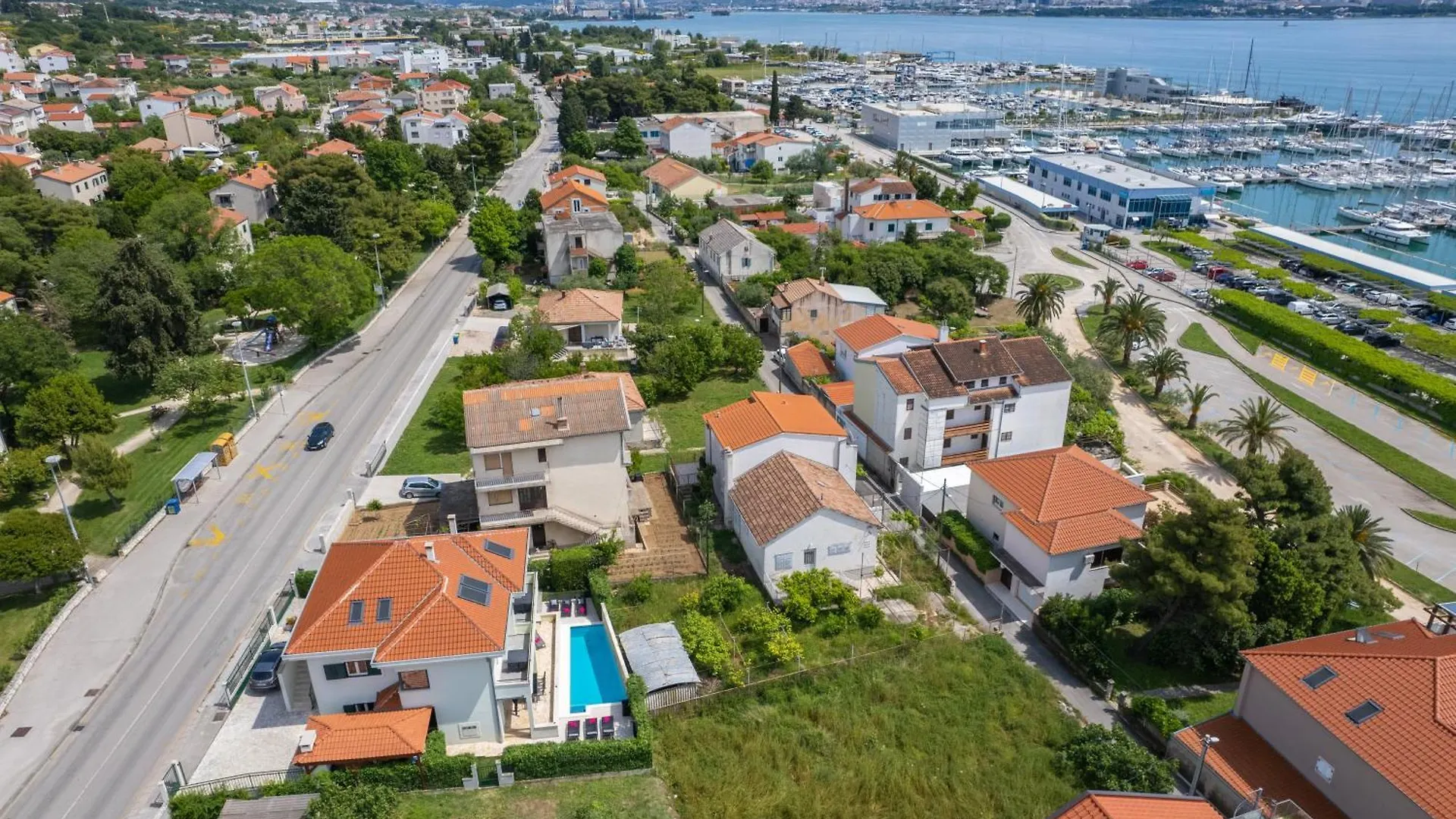 Kaštela Villa Barbara Apartments With Heated Pool