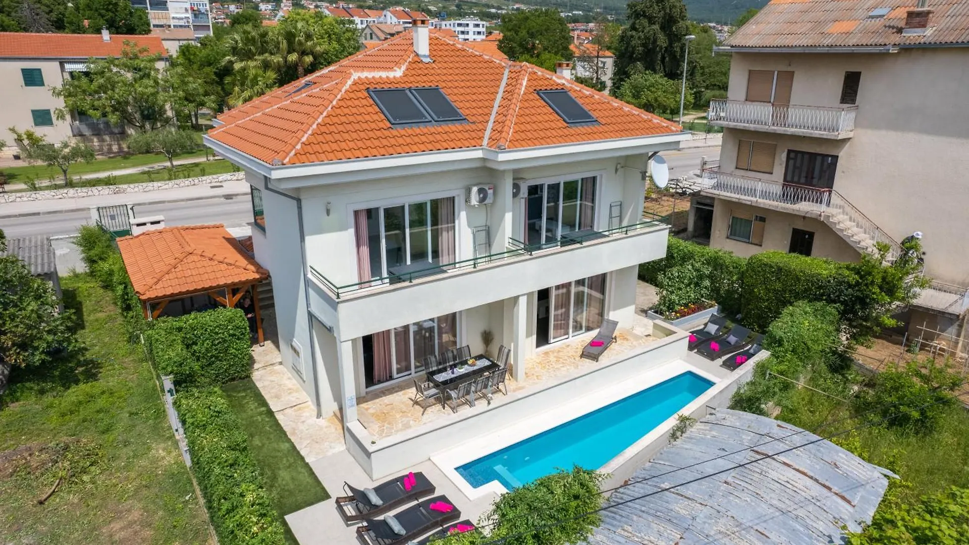 Kaštela Villa Barbara Apartments With Heated Pool