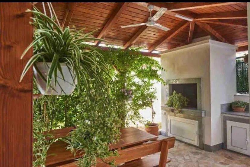 Kaštela Villa Barbara Apartments With Heated Pool 0*,  קרואטיה